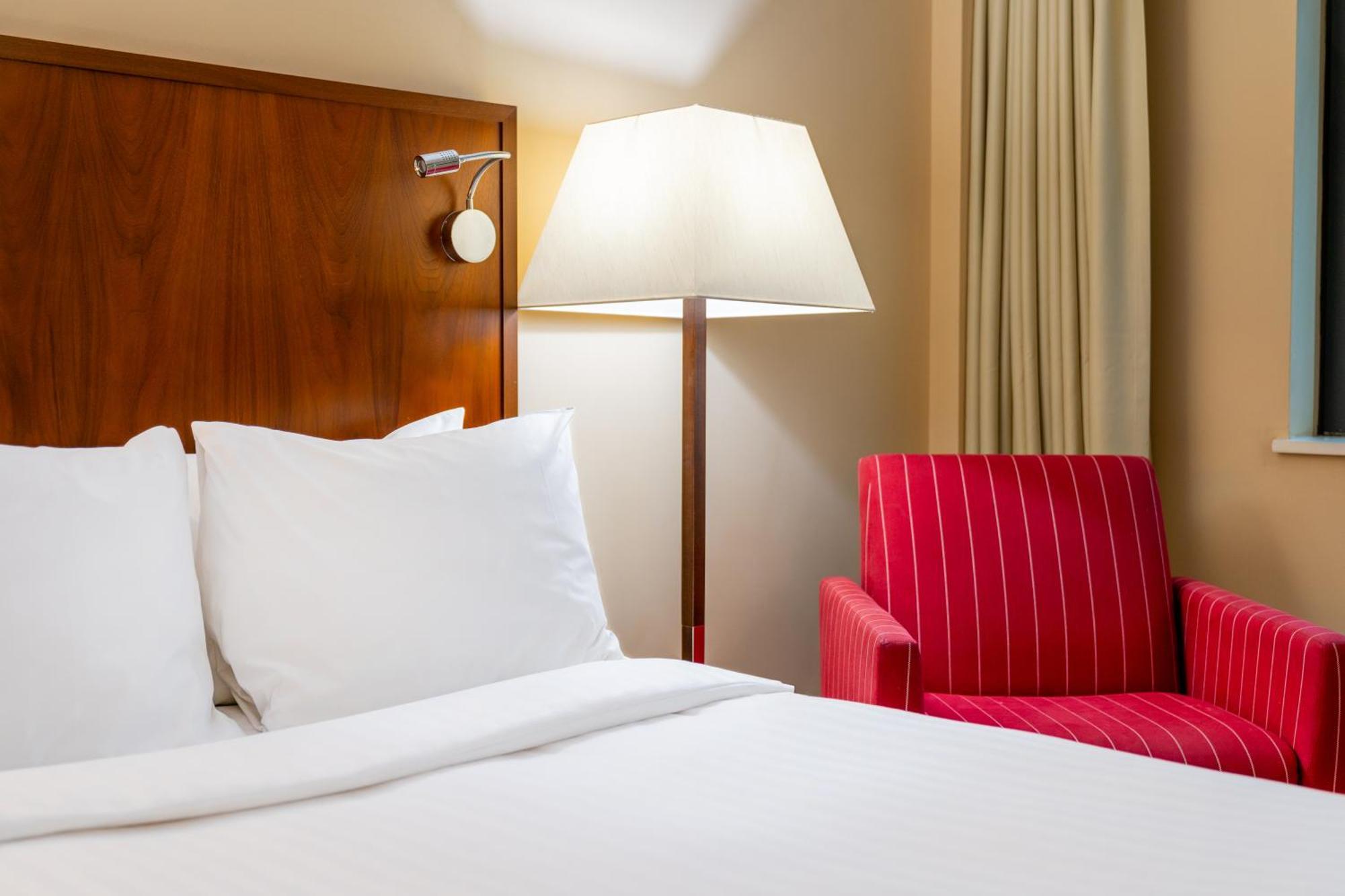 London Twickenham Stadium Hotel, A Member Of Radisson Individuals Ngoại thất bức ảnh
