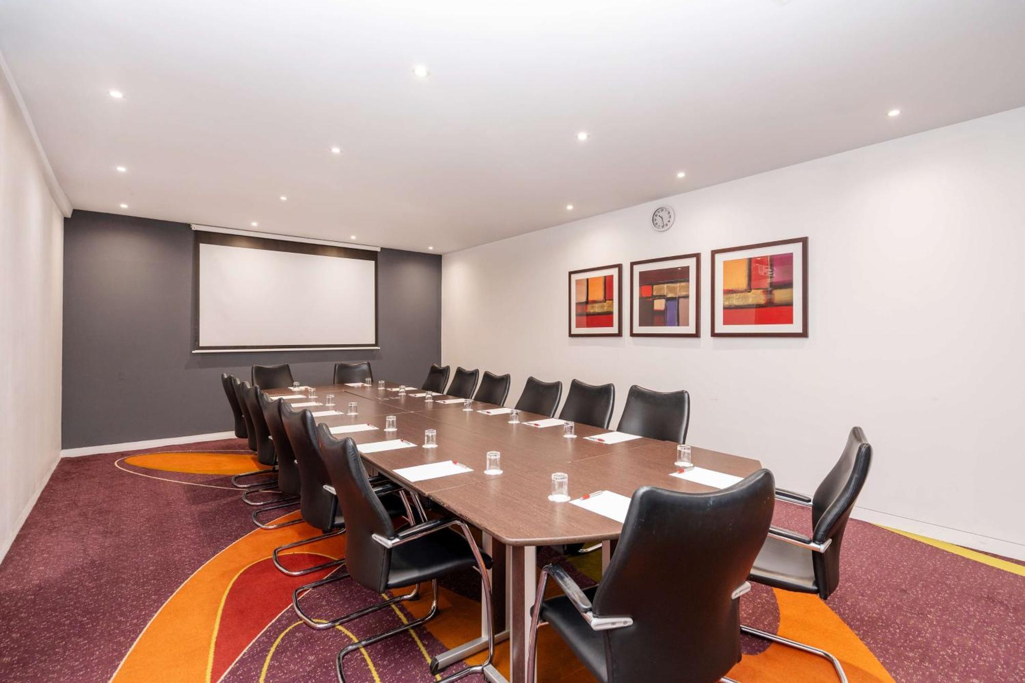 London Twickenham Stadium Hotel, A Member Of Radisson Individuals Ngoại thất bức ảnh