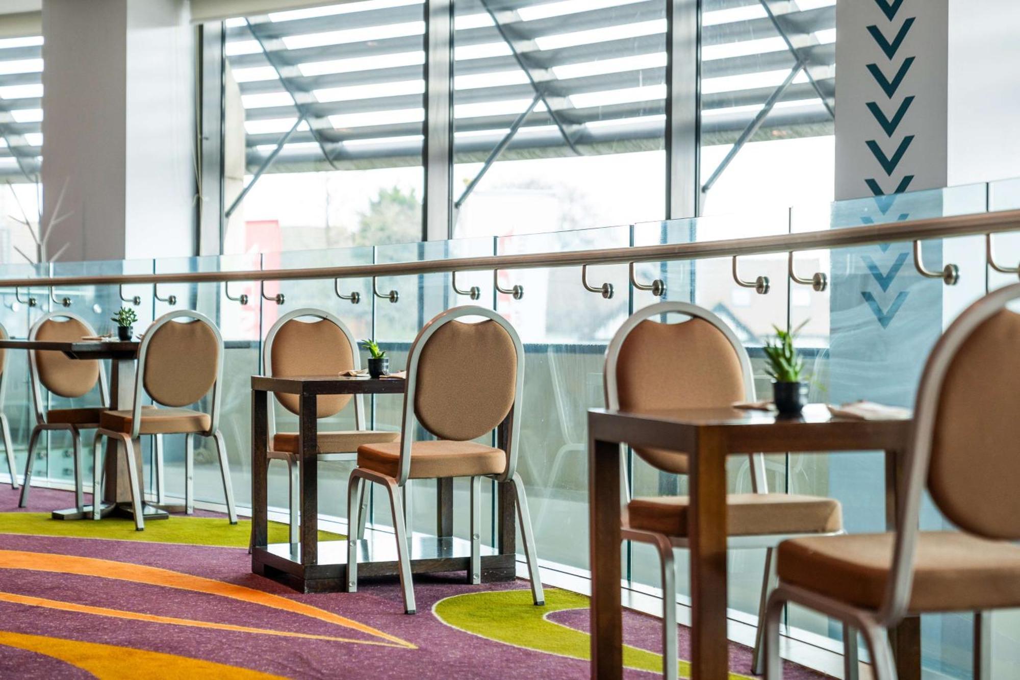 London Twickenham Stadium Hotel, A Member Of Radisson Individuals Ngoại thất bức ảnh
